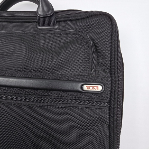 TUMI Padded 15' Laptop Briefcase Files Woven Nylon/ Leather Handles - Black - Picture 3 of 12